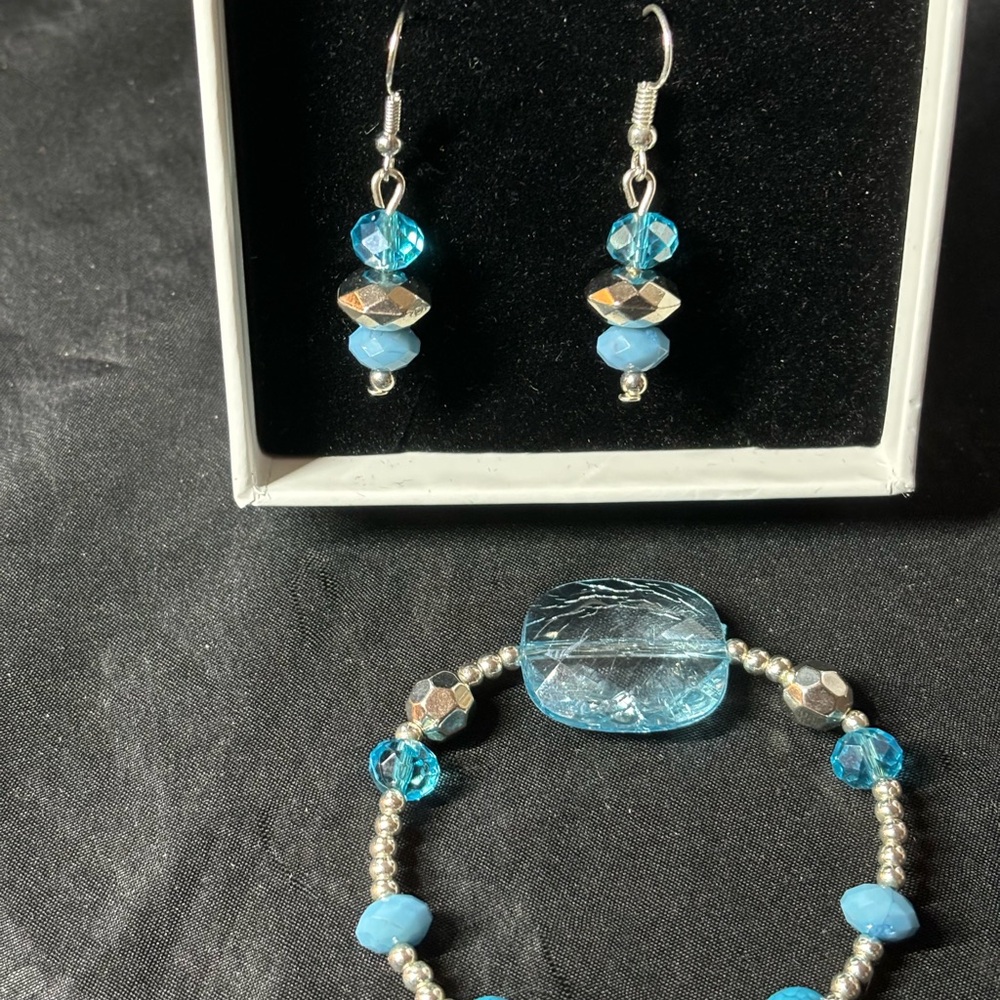 Elegant Blue and Silver Jewelry Set